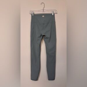 Vuori Women's Slate Blue Leggings